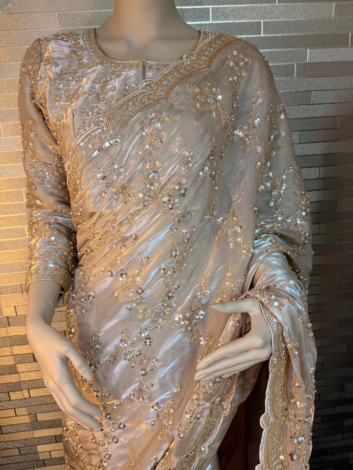 New viral organza saree with full heavy blouse