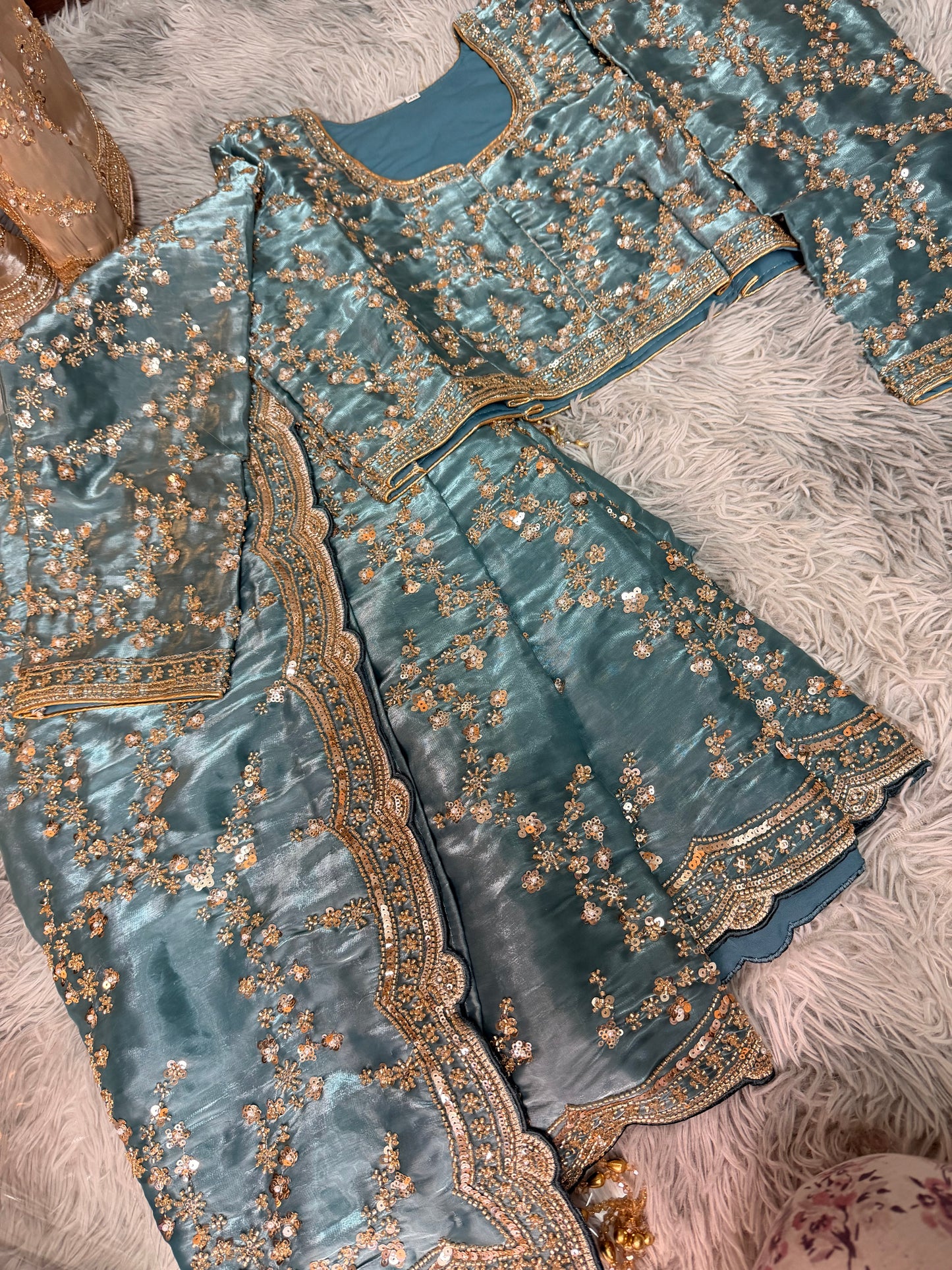 New viral organza saree with full heavy blouse